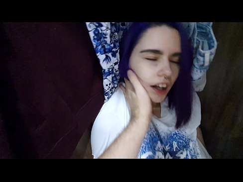 ❤️ Gjeta motrën time në dollap dhe e ndihmova të përfundonte ❤❌ Video porno tek ne ❌❤